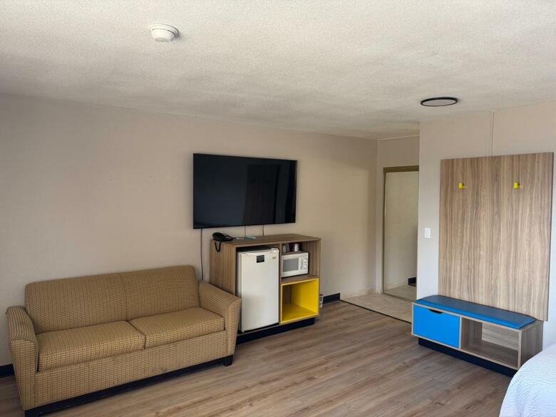 Hotel Econo Lodge Inn & Suites