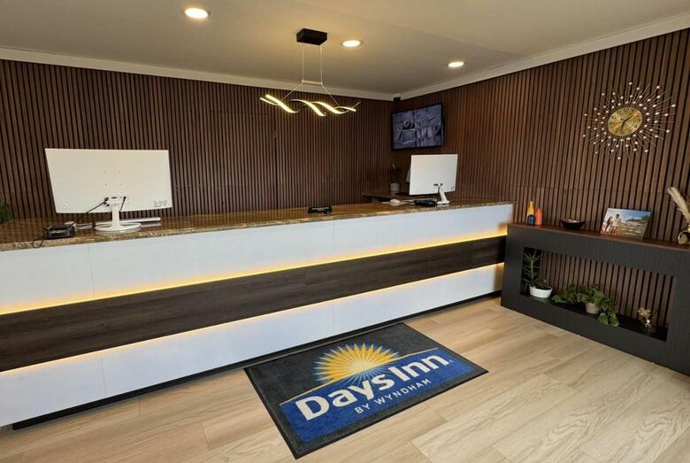 Hotel Econo Lodge Inn & Suites