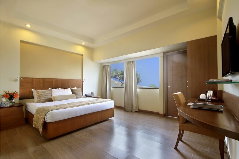 Hotel Express Towers
