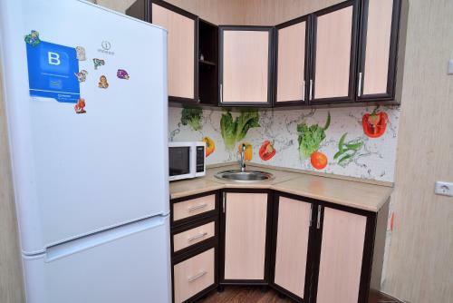 Apartamento Good Flat On Bratyev Kashirinykh 119