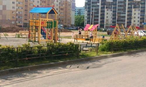 Apartamento Good Flat On Bratyev Kashirinykh 119