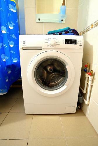 Apartamento Good Flat On Bratyev Kashirinykh 119