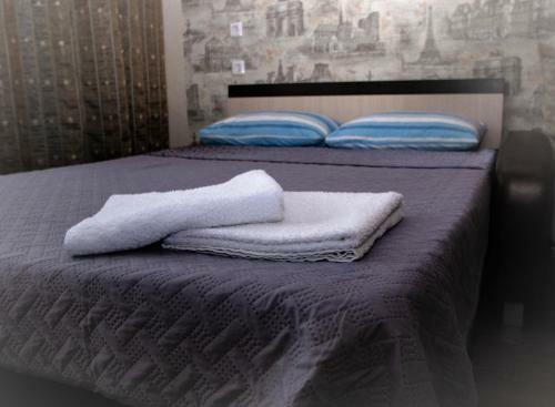 Apartment On Bratyev Kashirinykh 115