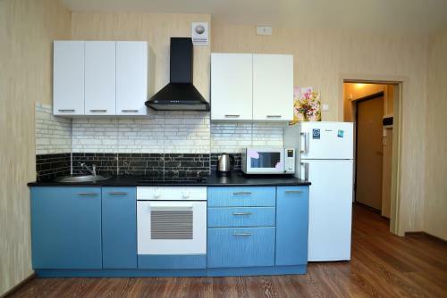 Apartment On Universitetskaya Naberezhnaya 48