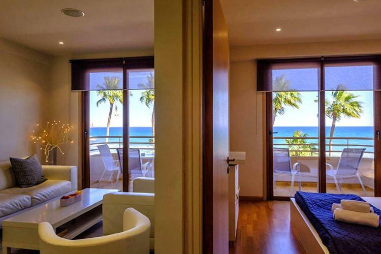 Les Palmiers Beach Hotel