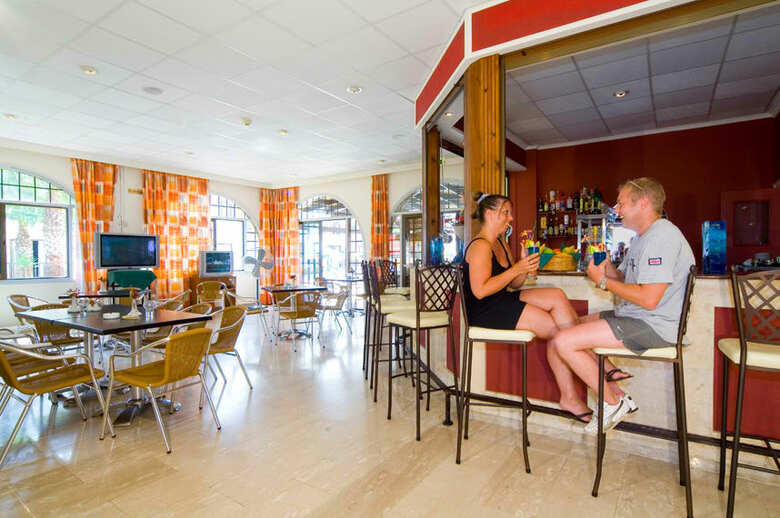Aparthotel Cosmelenia