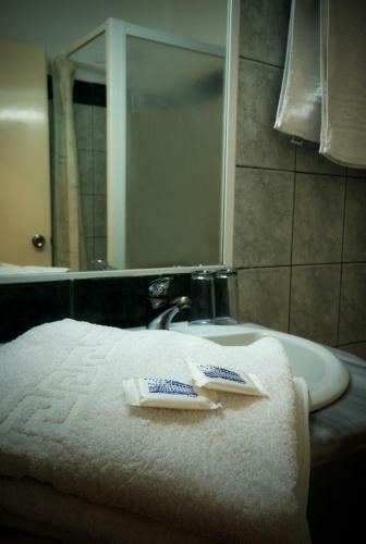 Poseidon Hotel And Apartments