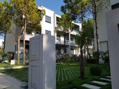 Idi's Apartment