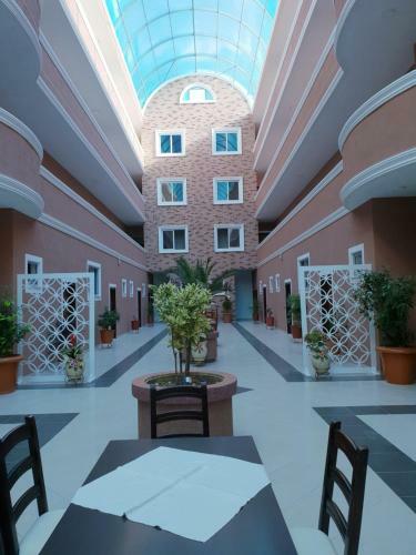Hotel Kompleksi Caushi