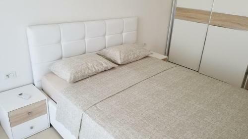 Reina Apartment 2_gjiri Lal�zit