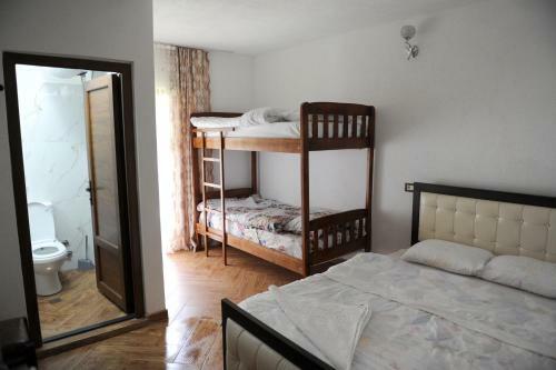 Hostal Guesthouse Demushi