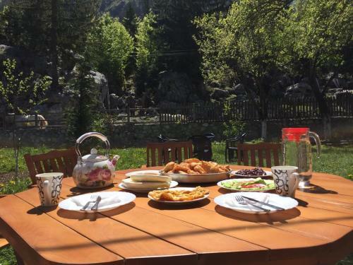 Hostal Guesthouse Demushi