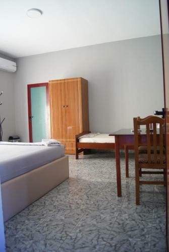 Hotel & Coffee "bardhoshi"