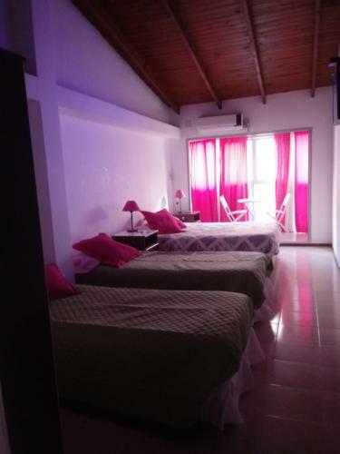 Hotel Hostal Atix