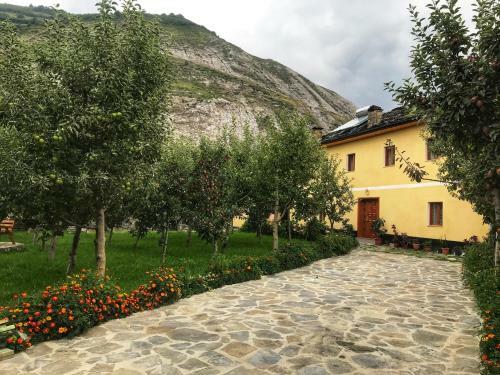 Hostal Guest House Sabriu