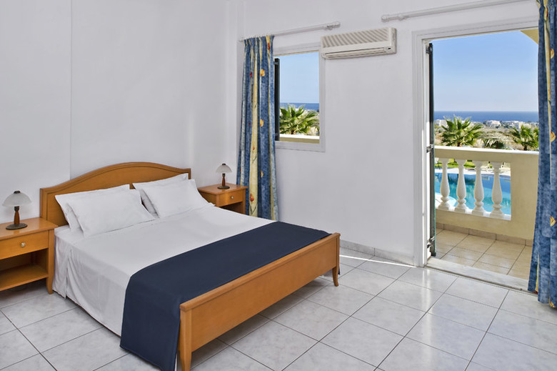 Hotel Golden Sun Studios And Apartments