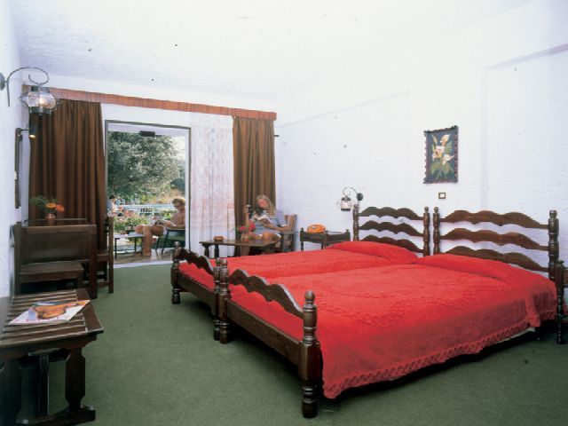 Oasis Hotel & Bungalows