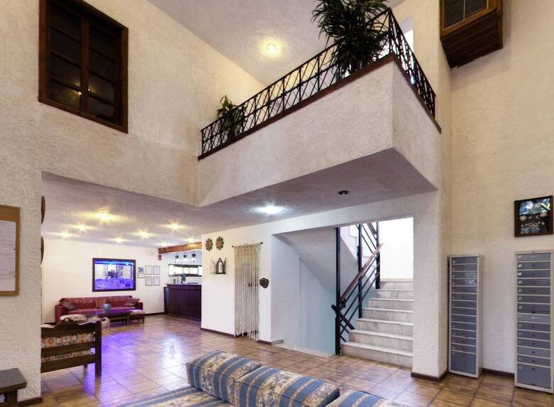 Oasis Hotel & Bungalows