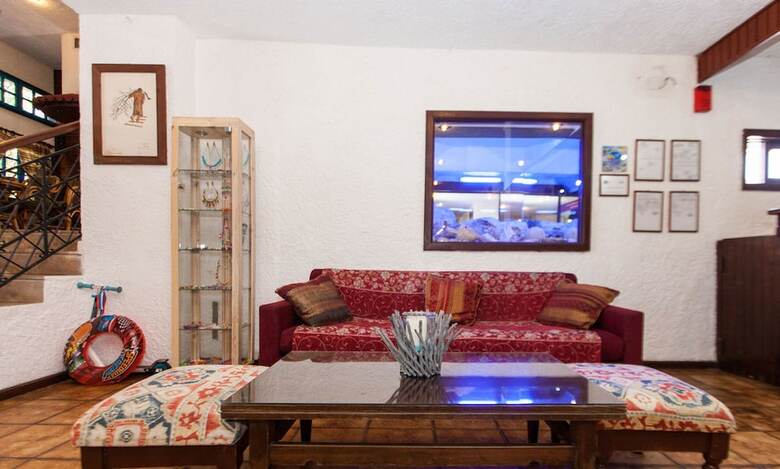 Oasis Hotel & Bungalows