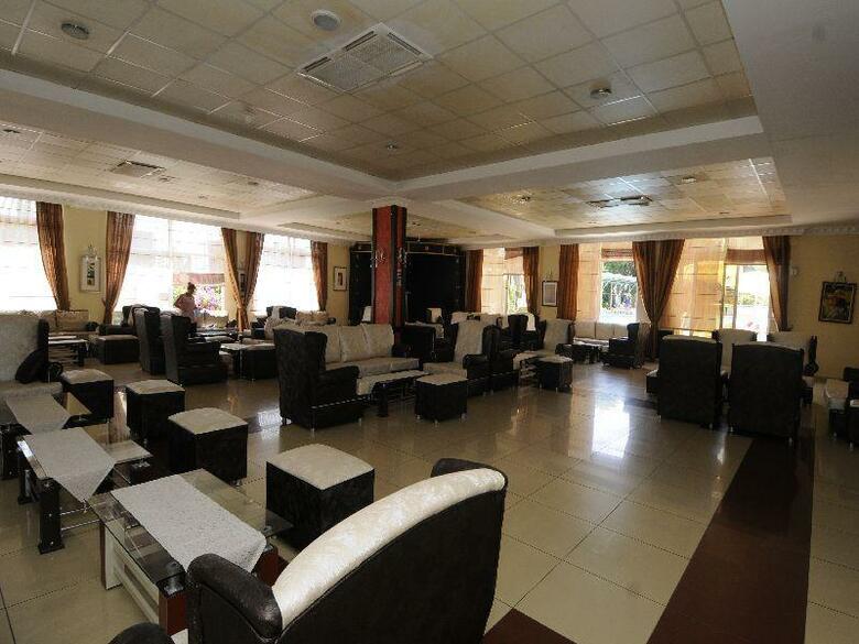 First Class Hotel