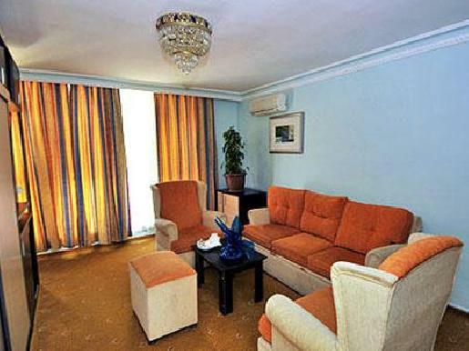 First Class Hotel