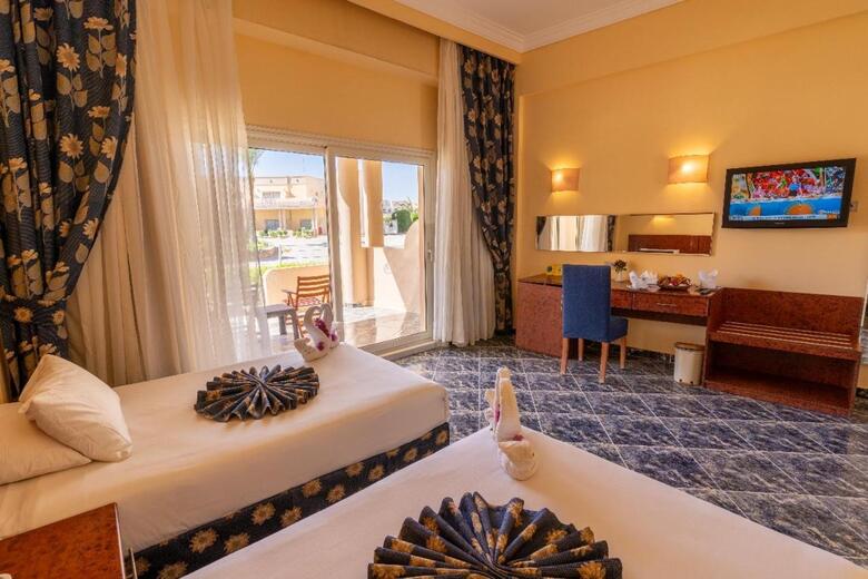 Hotel Shoni Bay Resort