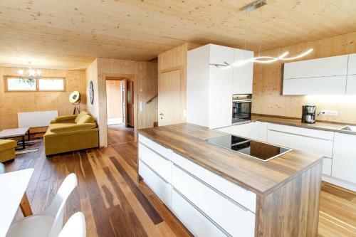 Bio-vollholzhaus Mit Badeplatz
