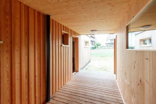 Bio-vollholzhaus Mit Badeplatz