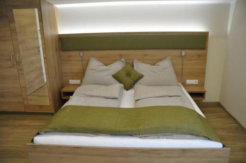 Hotel Mittelpunkt-europa Gmbh