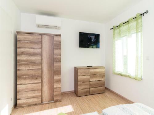 Two-bedroom Holiday Home In Eisenberg
