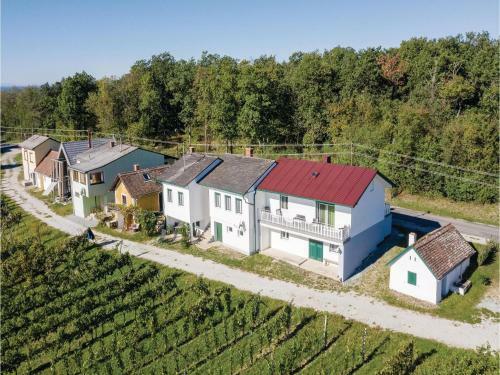 Two-bedroom Holiday Home In Eisenberg