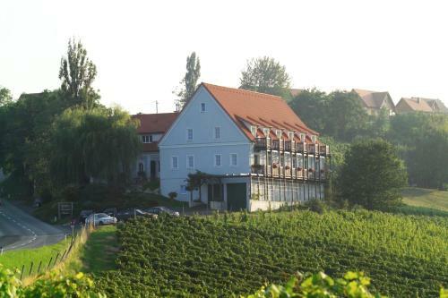 Bed & Breakfast Bacchuskeller Eva Lambauer