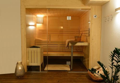 Three-bedroom Apartment In Abfaltersbach I