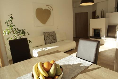 Three-bedroom Apartment In Abfaltersbach I