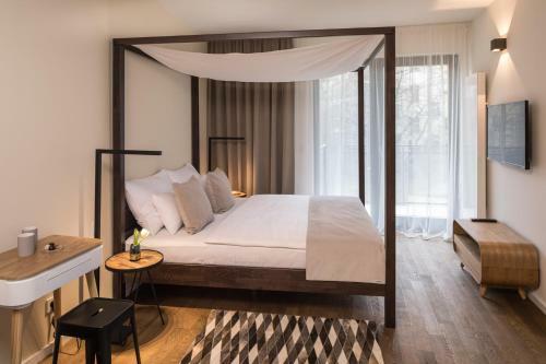 Gapsite Hotel