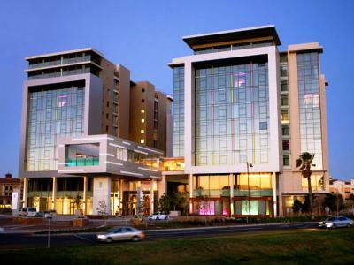African Pride Crystal Towers Hotel - Spa