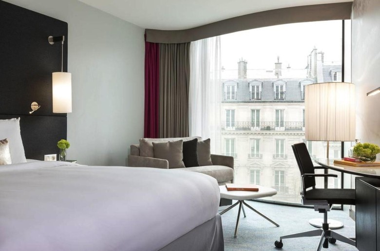 Hotel Renaissance Paris Arc De Triomphe