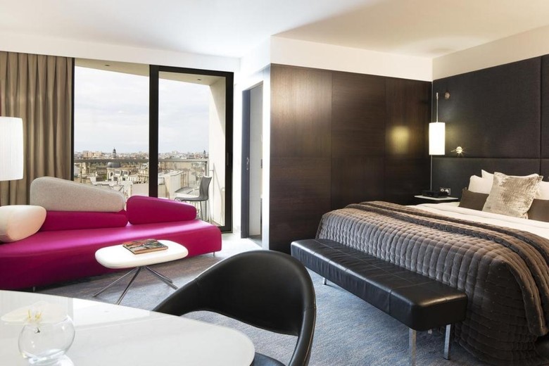 Hotel Renaissance Paris Arc De Triomphe