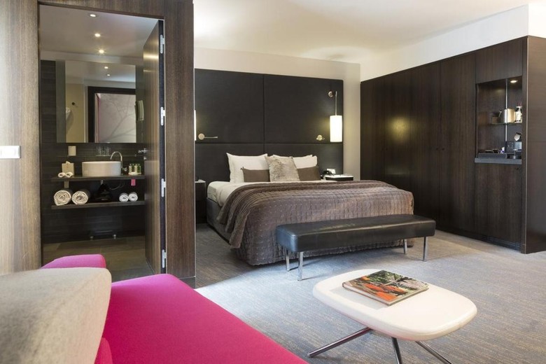 Hotel Renaissance Paris Arc De Triomphe