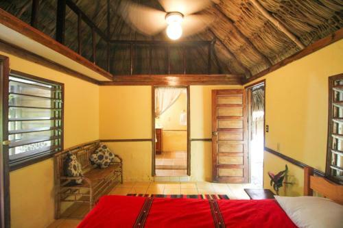 Hotel Cohune Palms River Cabanas