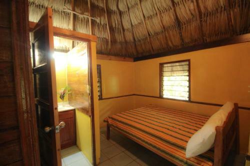 Hotel Cohune Palms River Cabanas
