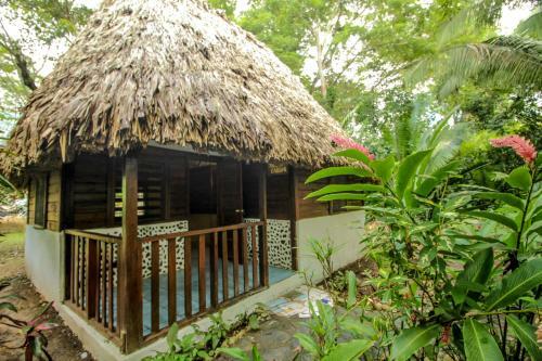 Hotel Cohune Palms River Cabanas