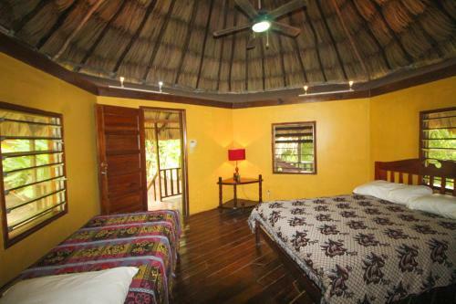 Hotel Cohune Palms River Cabanas