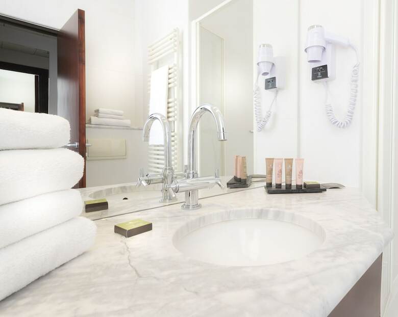 Exclusive Hotel Montfleuri Arc De Triomphe