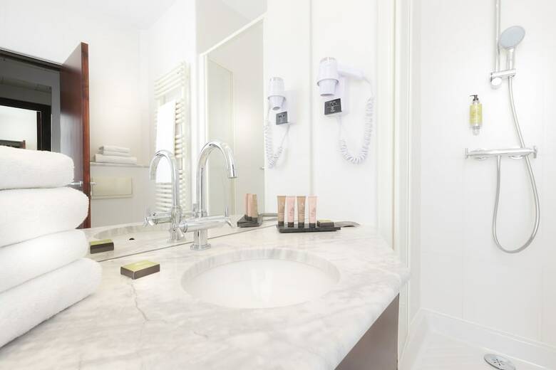 Exclusive Hotel Montfleuri Arc De Triomphe