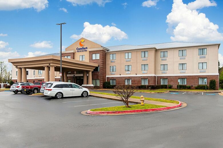 Holiday Inn Express Hotel & Suites Pine Bluff