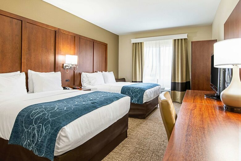Holiday Inn Express Hotel & Suites Pine Bluff