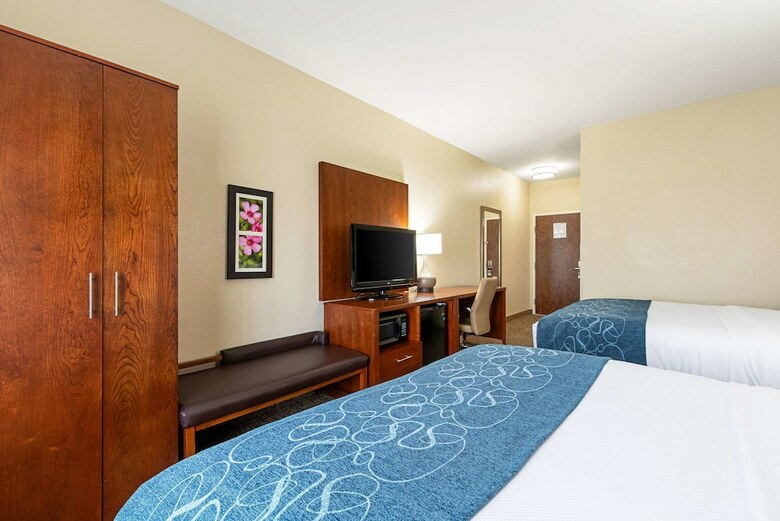 Holiday Inn Express Hotel & Suites Pine Bluff