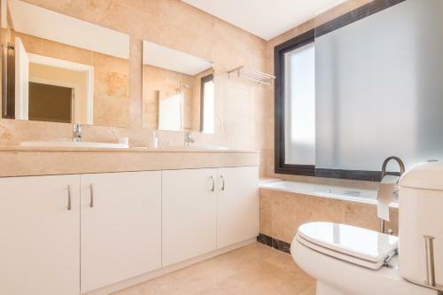 Villa Vue Mer - Proche De L'alcaidesa Links Golf Resort - 2209