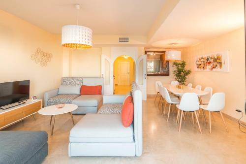 Villa Vue Mer - Proche De L'alcaidesa Links Golf Resort - 2209